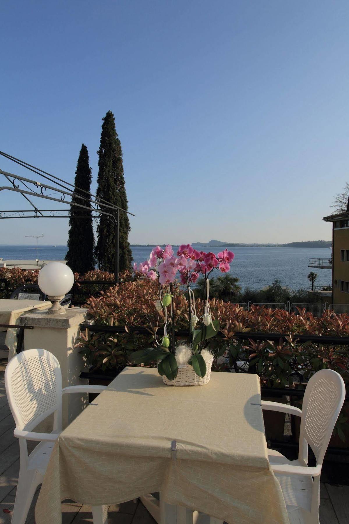 Hotel Aquavite Gardone Riviera Zewnętrze zdjęcie